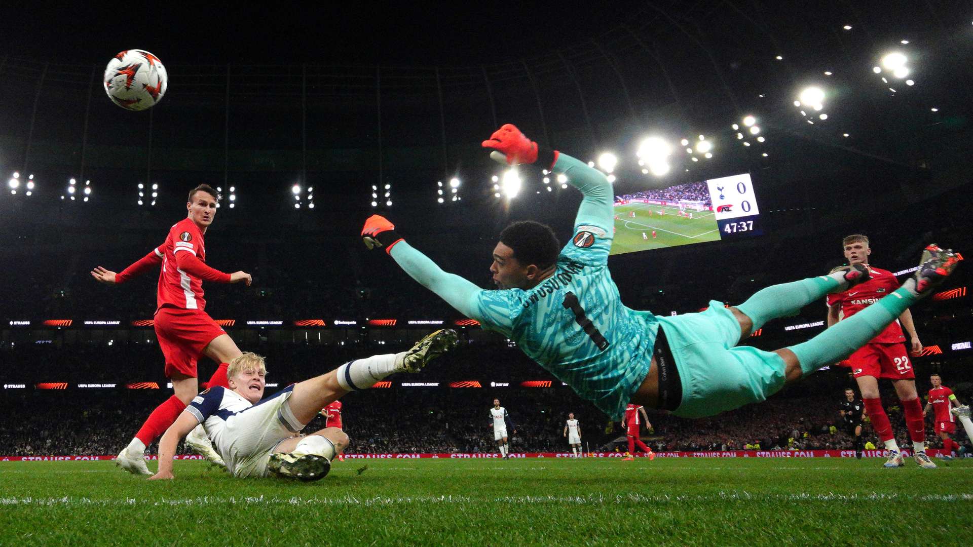 展现出无与 展现出无与