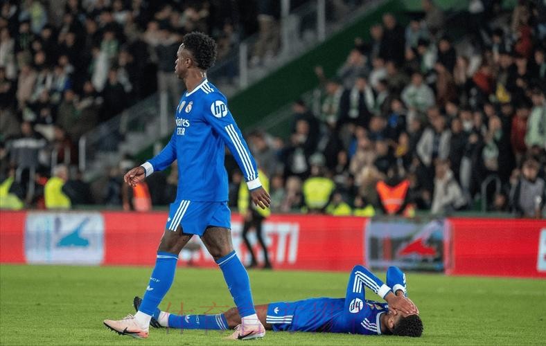 铁心送阿隆索下课？皇马1.5亿帝星2失良机+15次丢球权！近15场0球